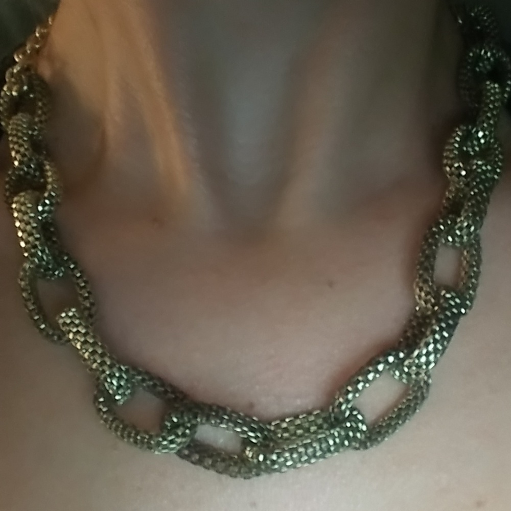 Classic Gold Colored Chain Link Necklace
